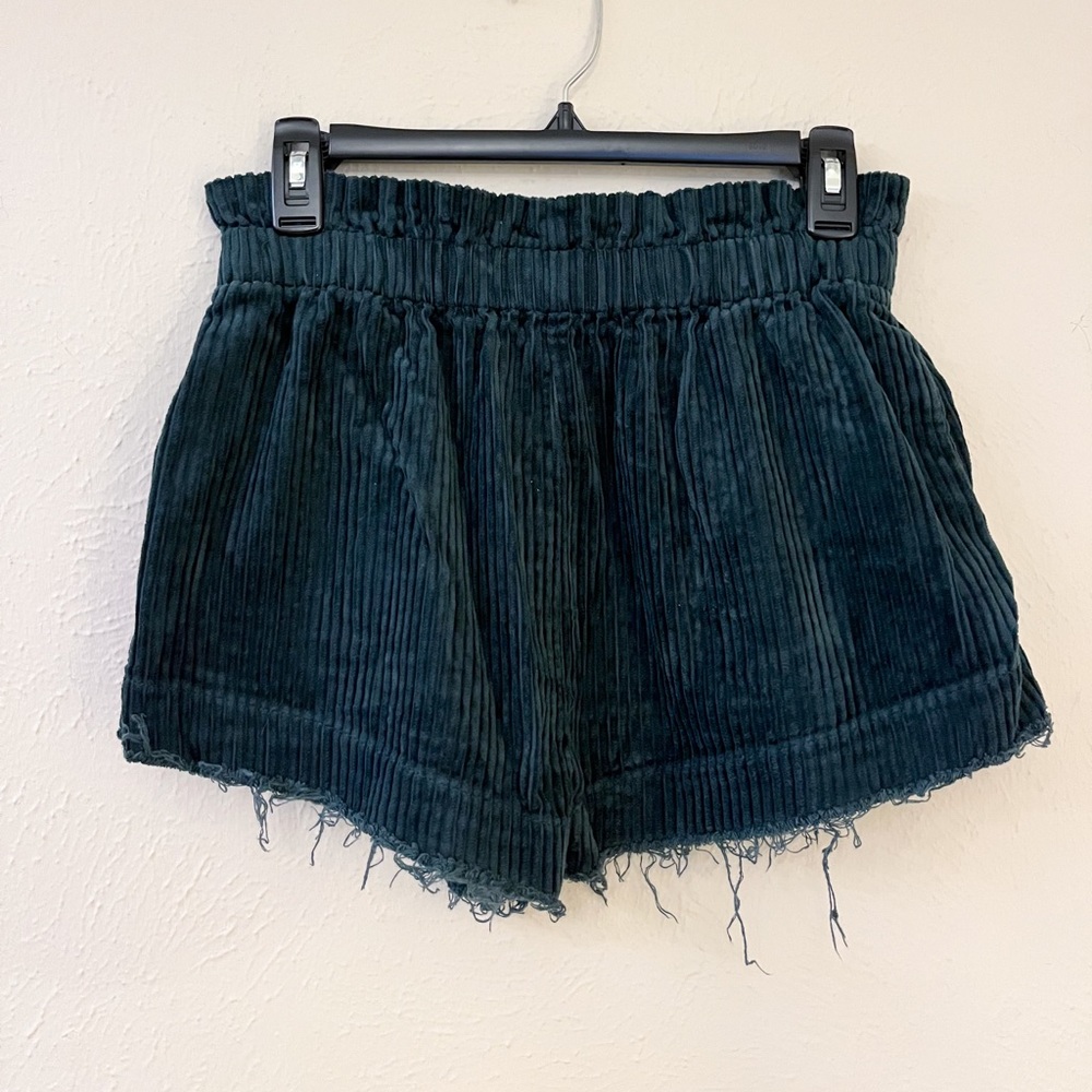 Urban Outfitters Velvet Emerald Green Corduroy Shorts Size Small